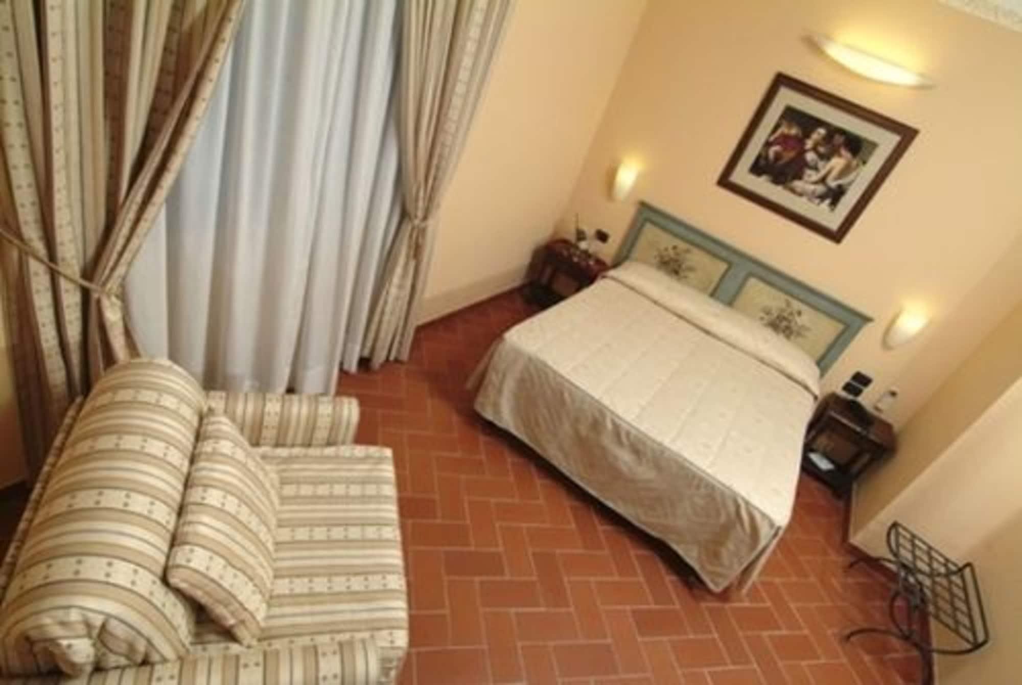 Hotel Caravaggio Firenze Esterno foto